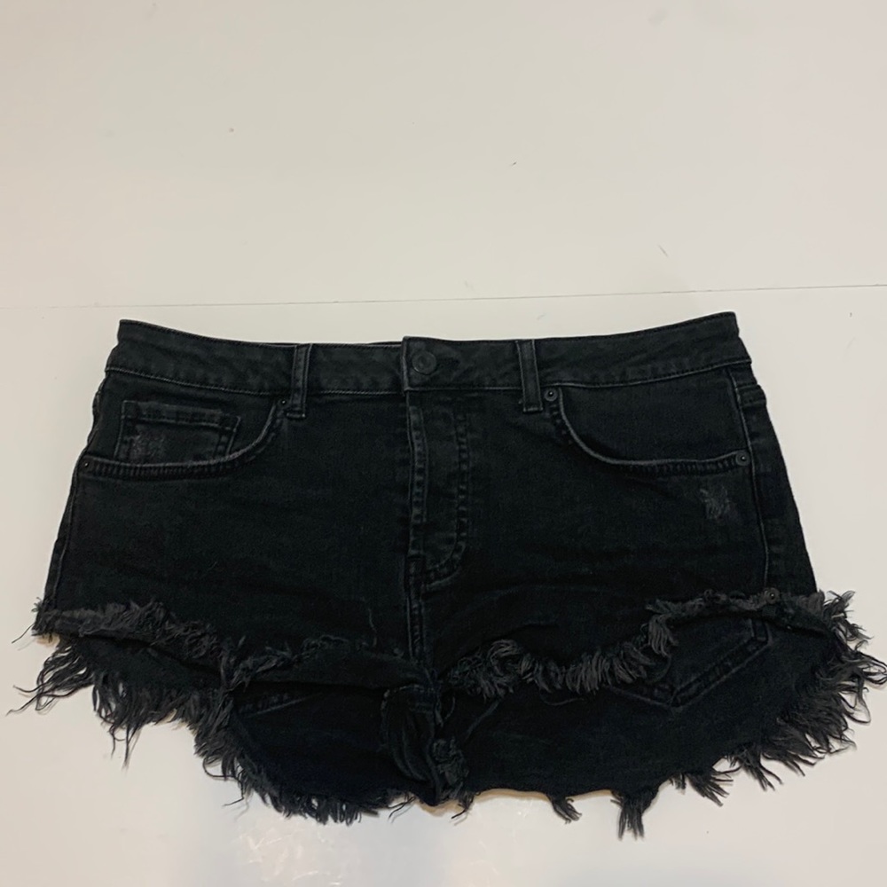 Forever 21 distressed jean shorts - Picture 1 of 6